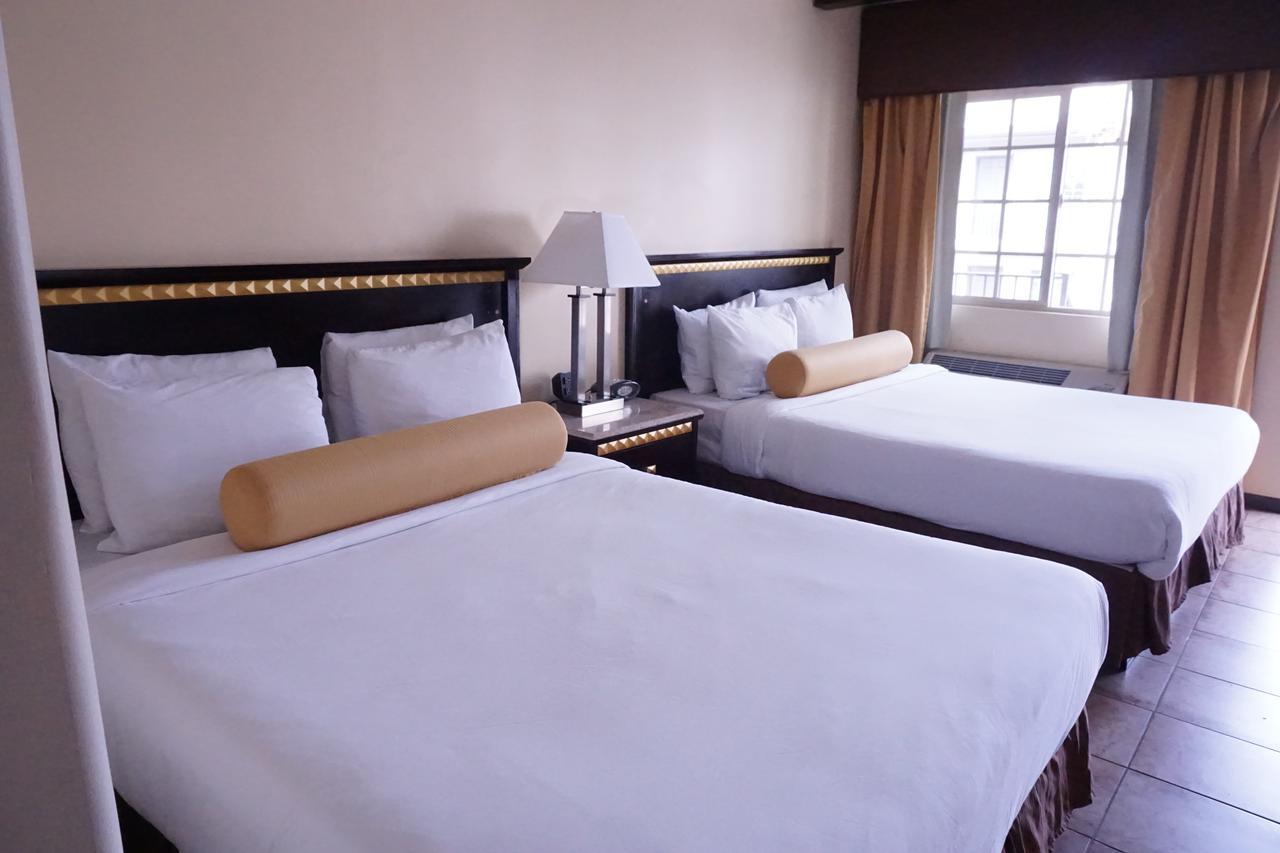 Tuscan Garden Inn Лос-Анджелес Экстерьер фото