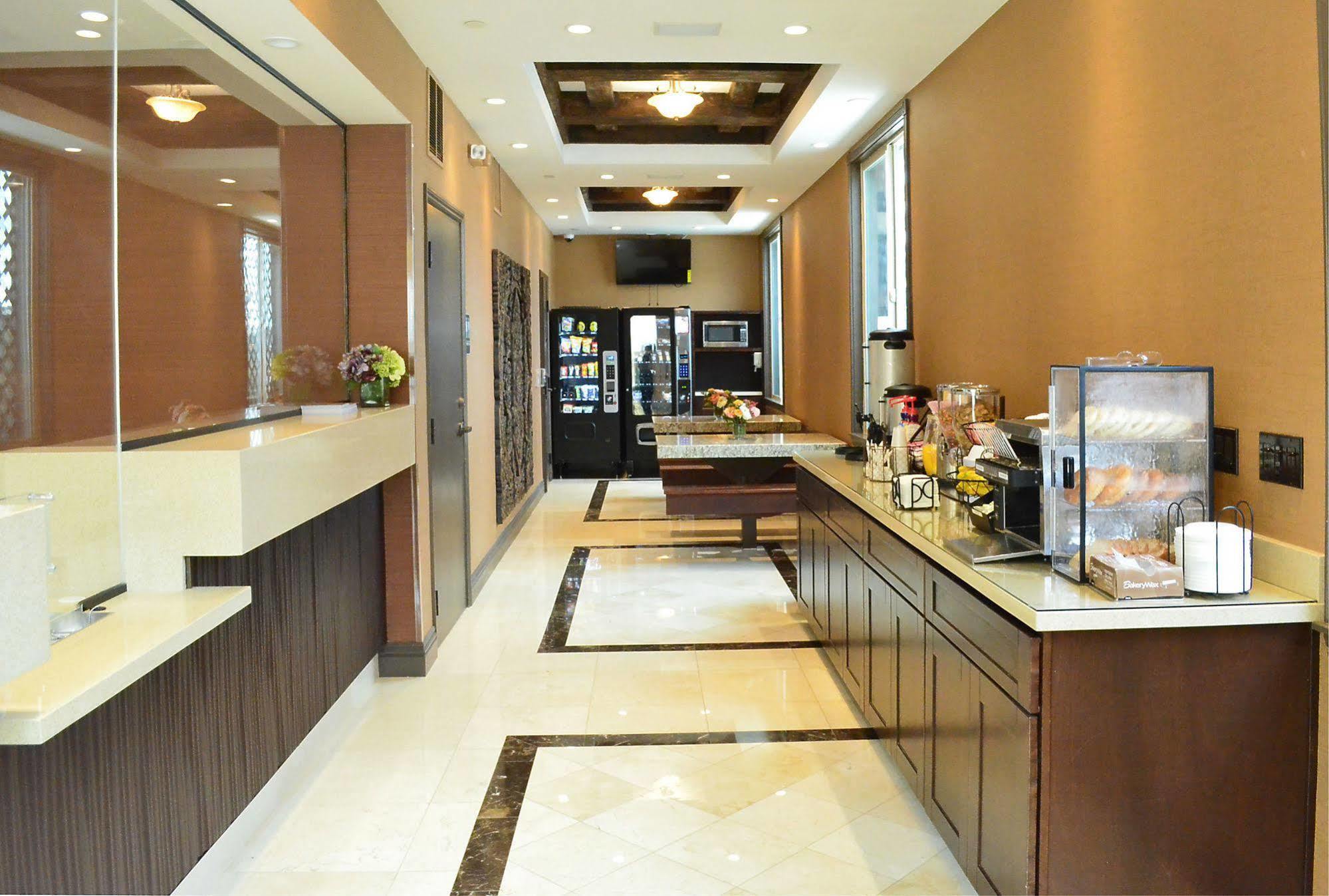 Tuscan Garden Inn Лос-Анджелес Экстерьер фото